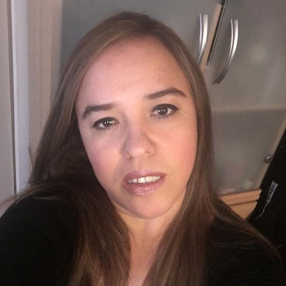Poshmark profile picture for @ros
